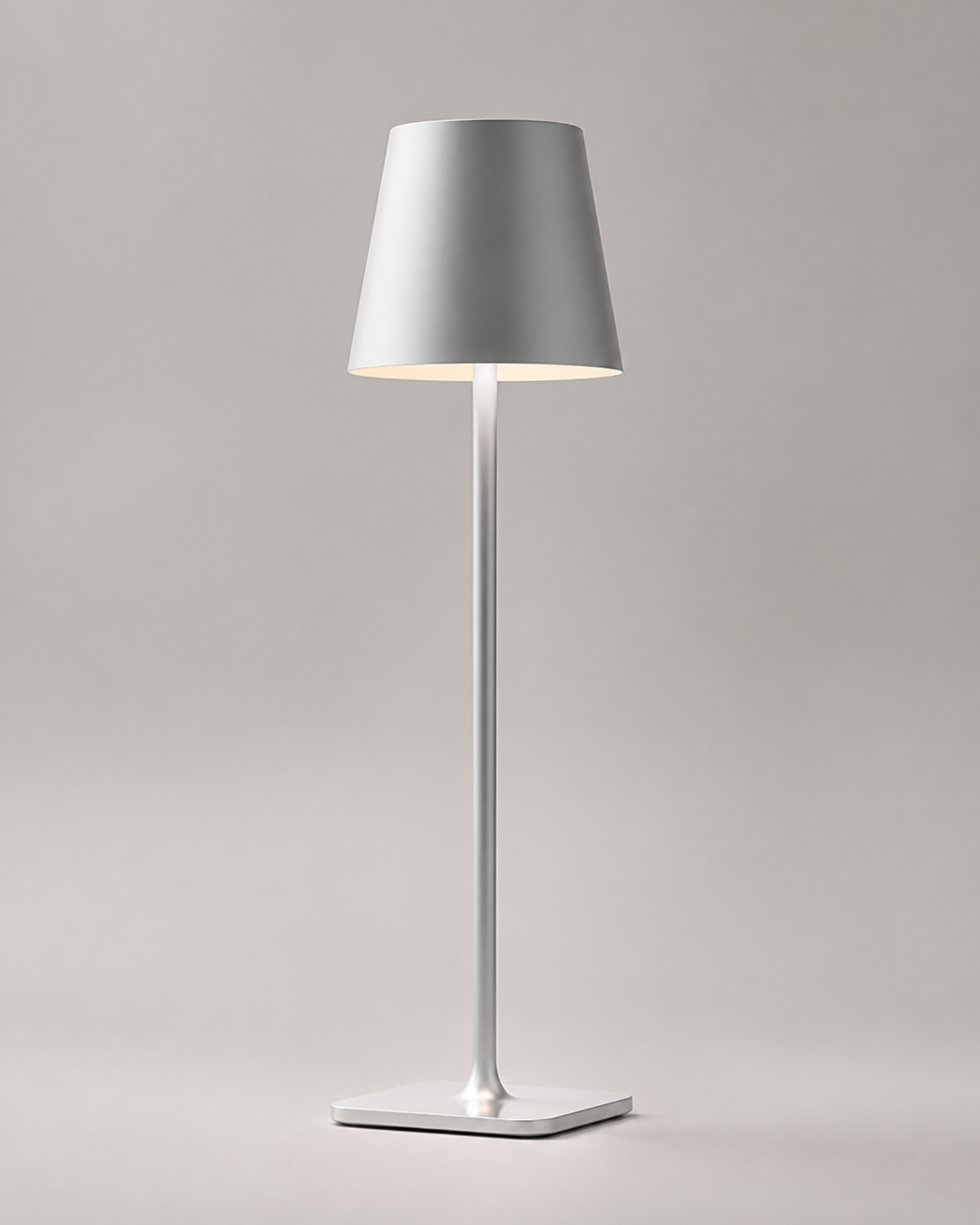 FREY Cordless Table Lamp — Minimalist Conical Shade, Portable — Silver, material detail | DecoHarmonie