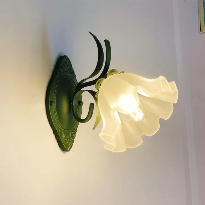 Wall Light Lily Design Iron & Acrylic - FLUXAR | Serene Light