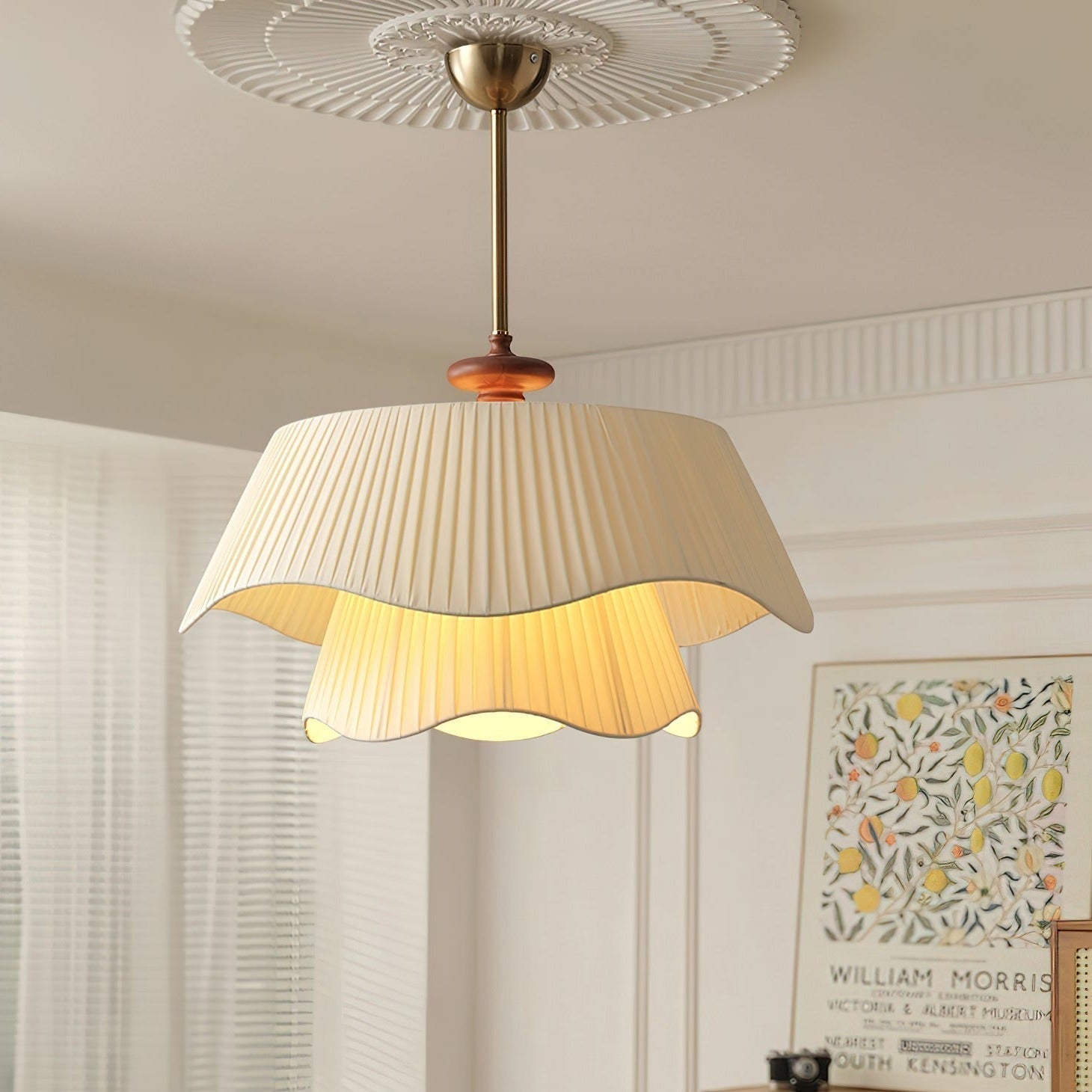 Pendant Light Gold White - MYTHOS | Modern Elegance