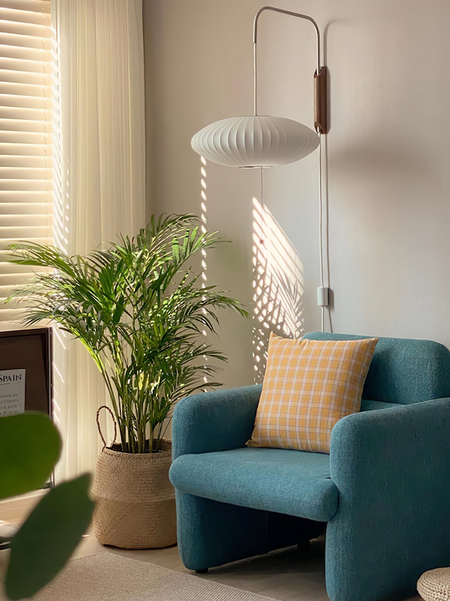 Wall Light Walnut Modern - ARGOXA | Sophisticated Ambiance