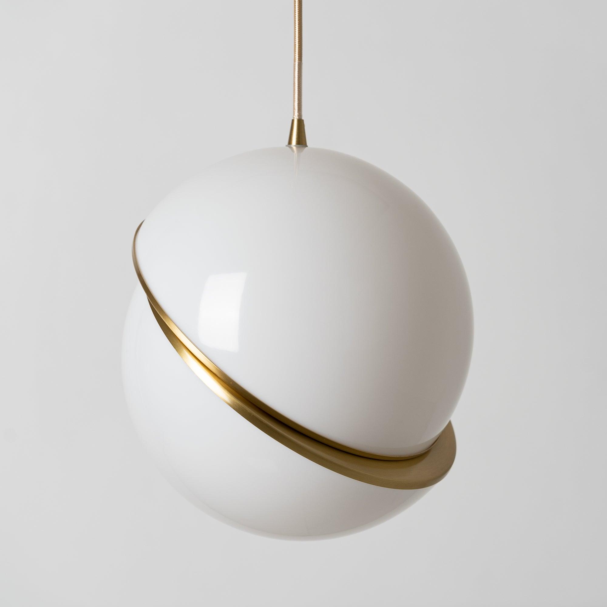 Pendant Light Crescent Brass - RADIXA | Tranquility