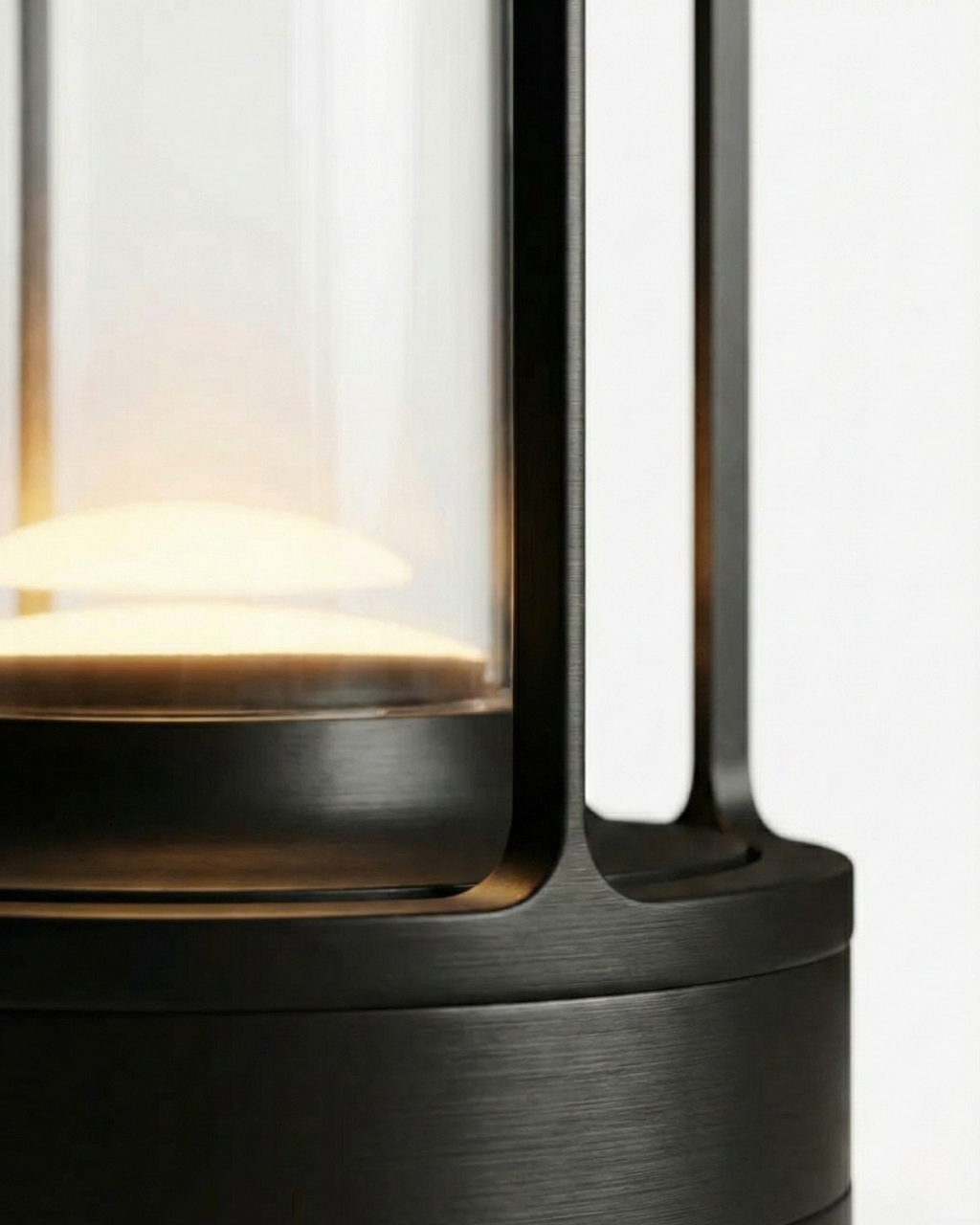 RUNA cordless designer table lamp softening the light in a contemporary lounge — DecoHarmonie
