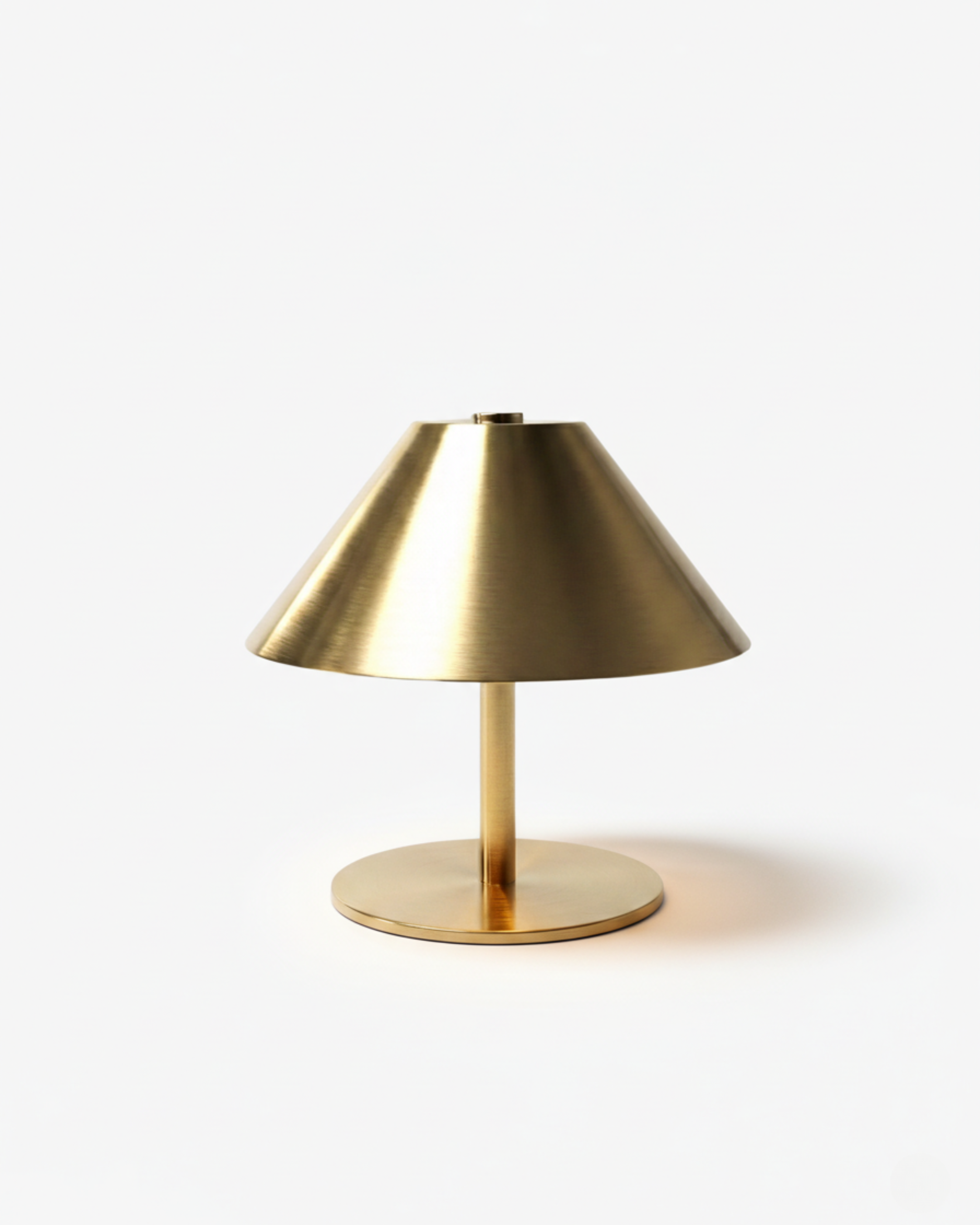 VARMA cordless designer table lamp in gold — wireless rechargeable lamp | DecoHarmonie Australia