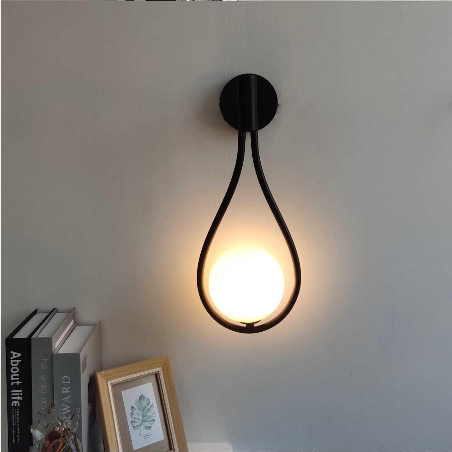 Wall Lamp Gold Black - FLORAN | Ambient Lighting