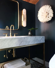 Wall Light Alabaster Brass - EMPYRN | Elegant Lighting