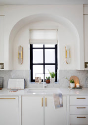 Wall Light Alabaster Brass - EMPYRN | Elegant Lighting