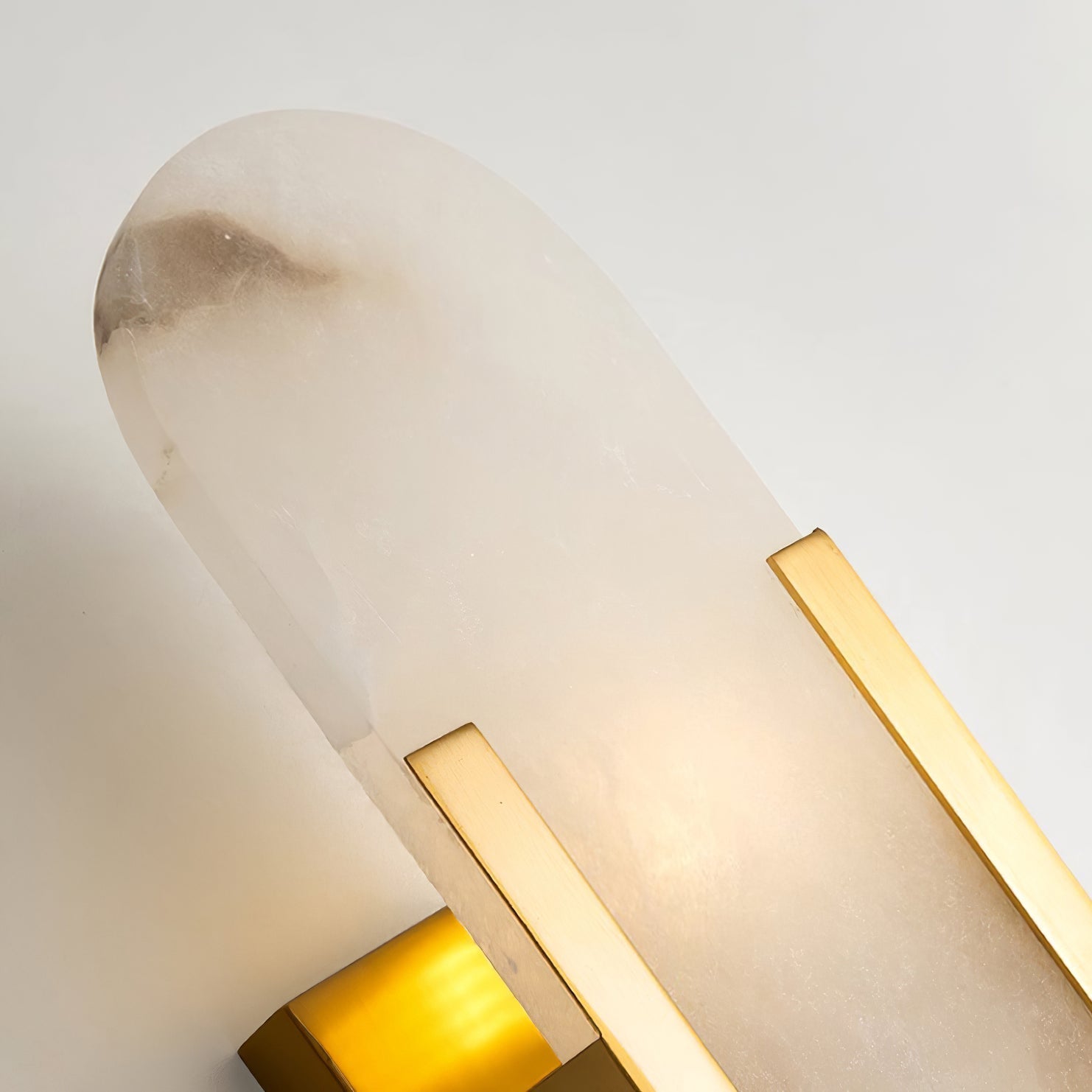 Wall Light Alabaster Brass - EMPYRN | Elegant Lighting