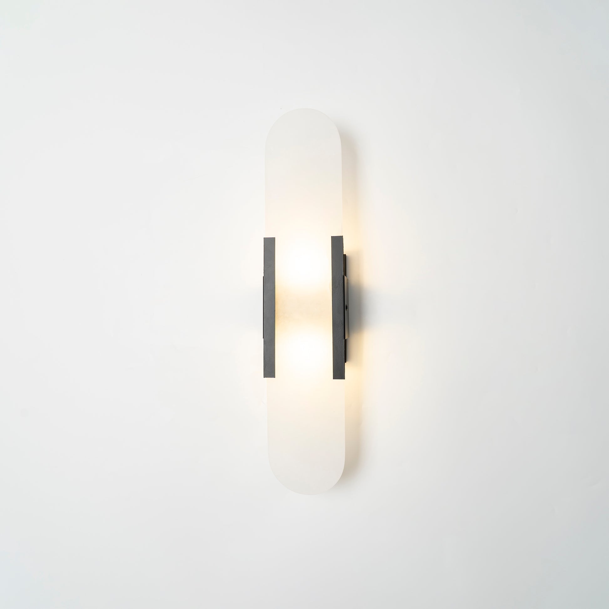 Wall Light Alabaster Brass - EMPYRN | Elegant Lighting