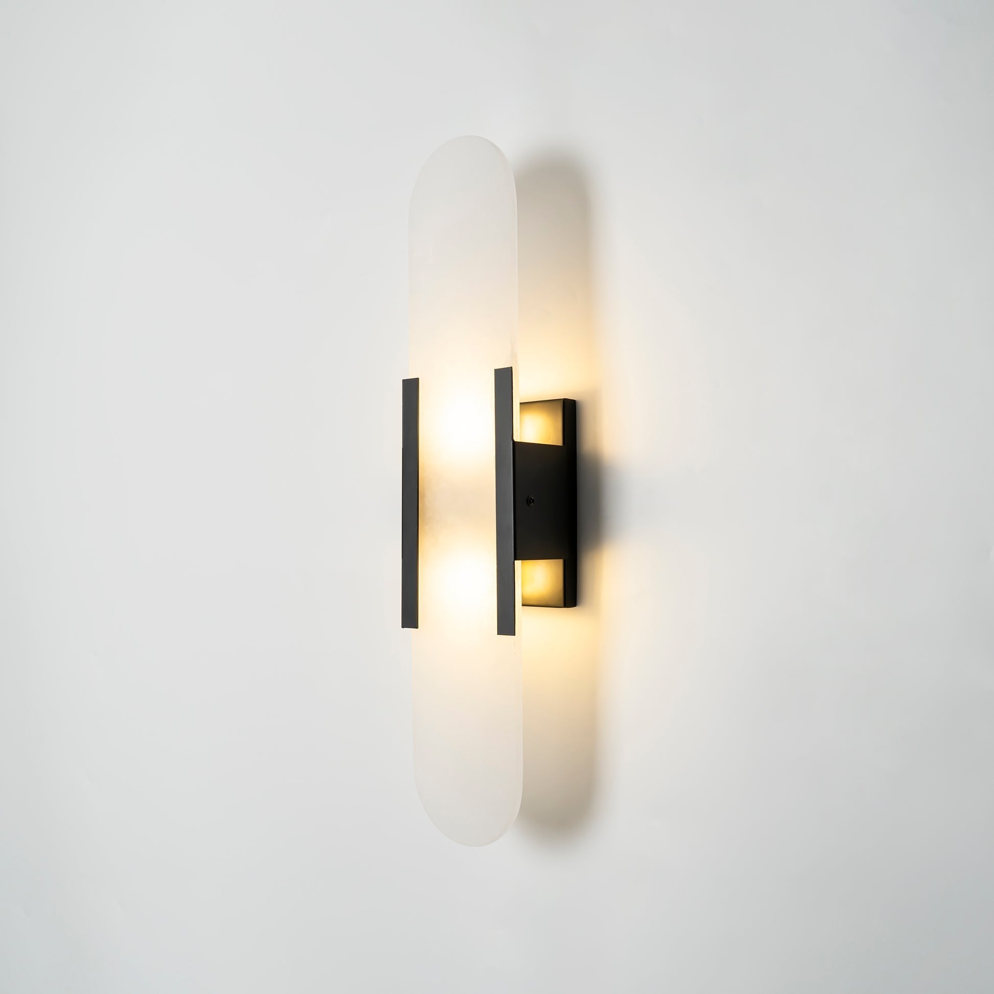 Wall Light Alabaster Brass - EMPYRN | Elegant Lighting