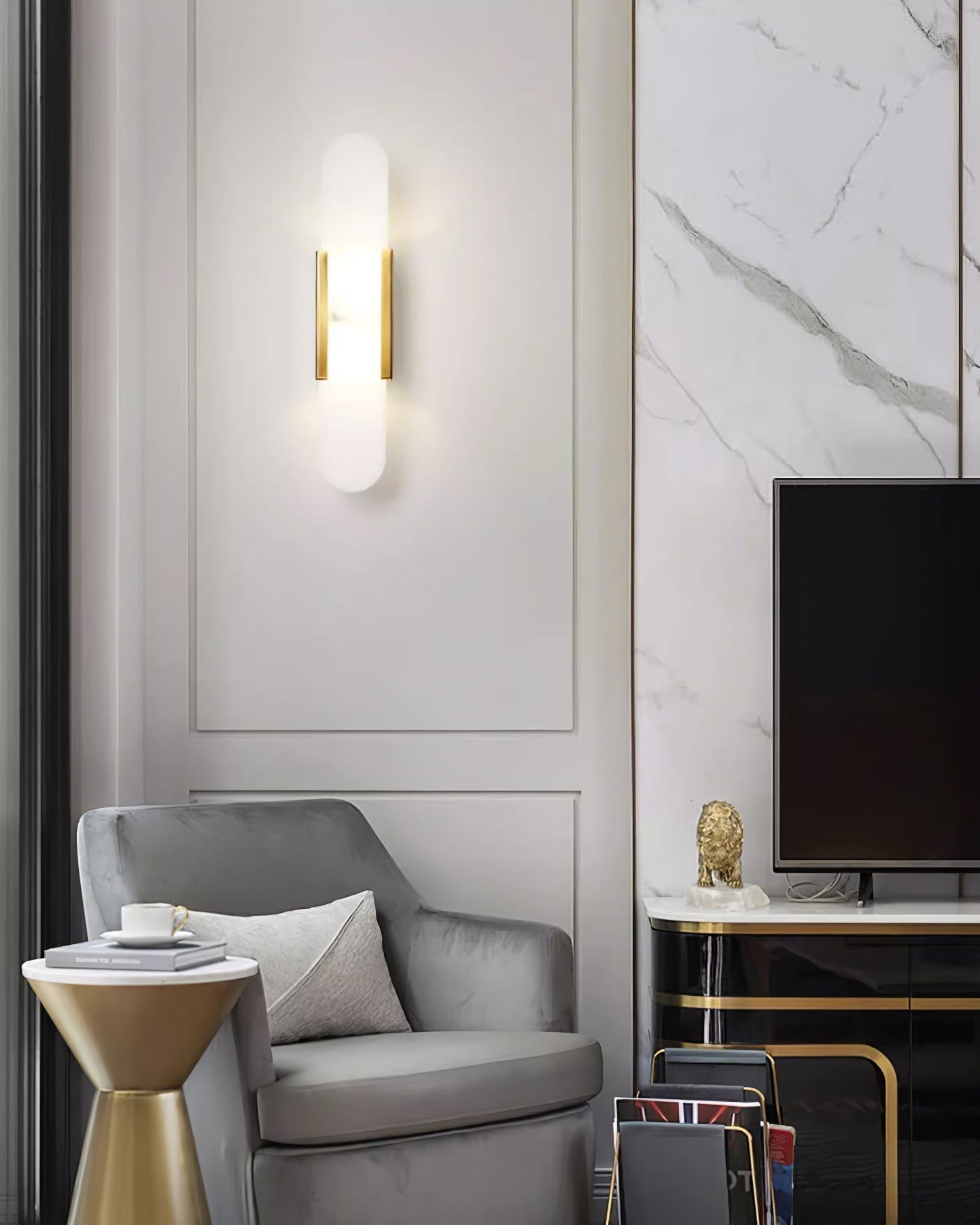 Wall Light Alabaster Brass - EMPYRN | Elegant Lighting