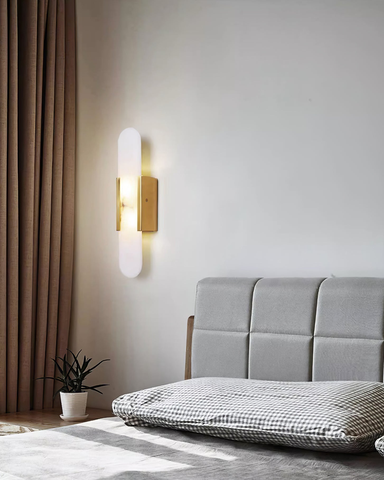 Wall Light Alabaster Brass - EMPYRN | Elegant Lighting
