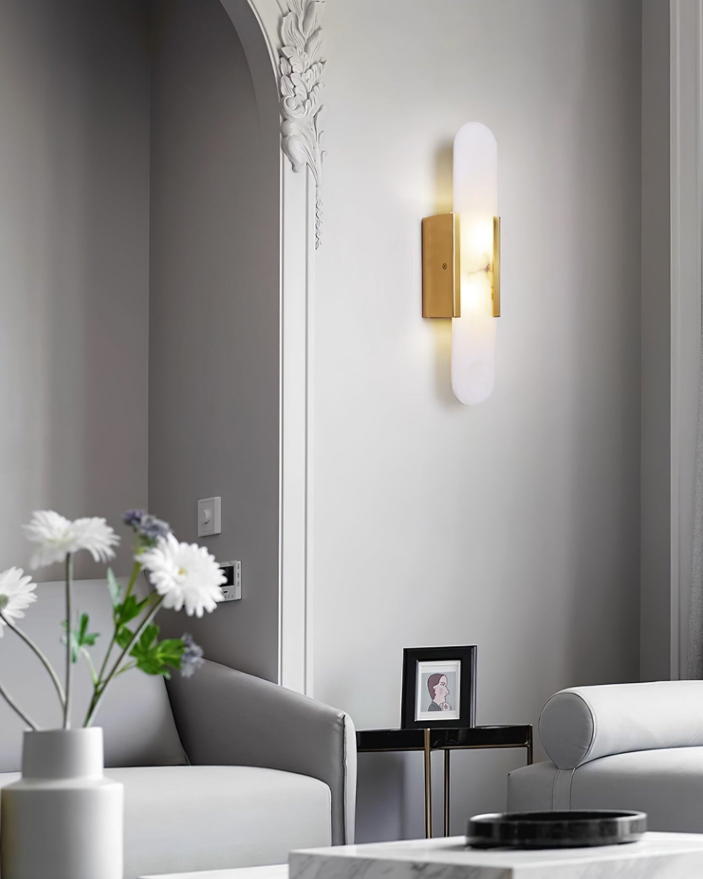 Wall Light Alabaster Brass - EMPYRN | Elegant Lighting