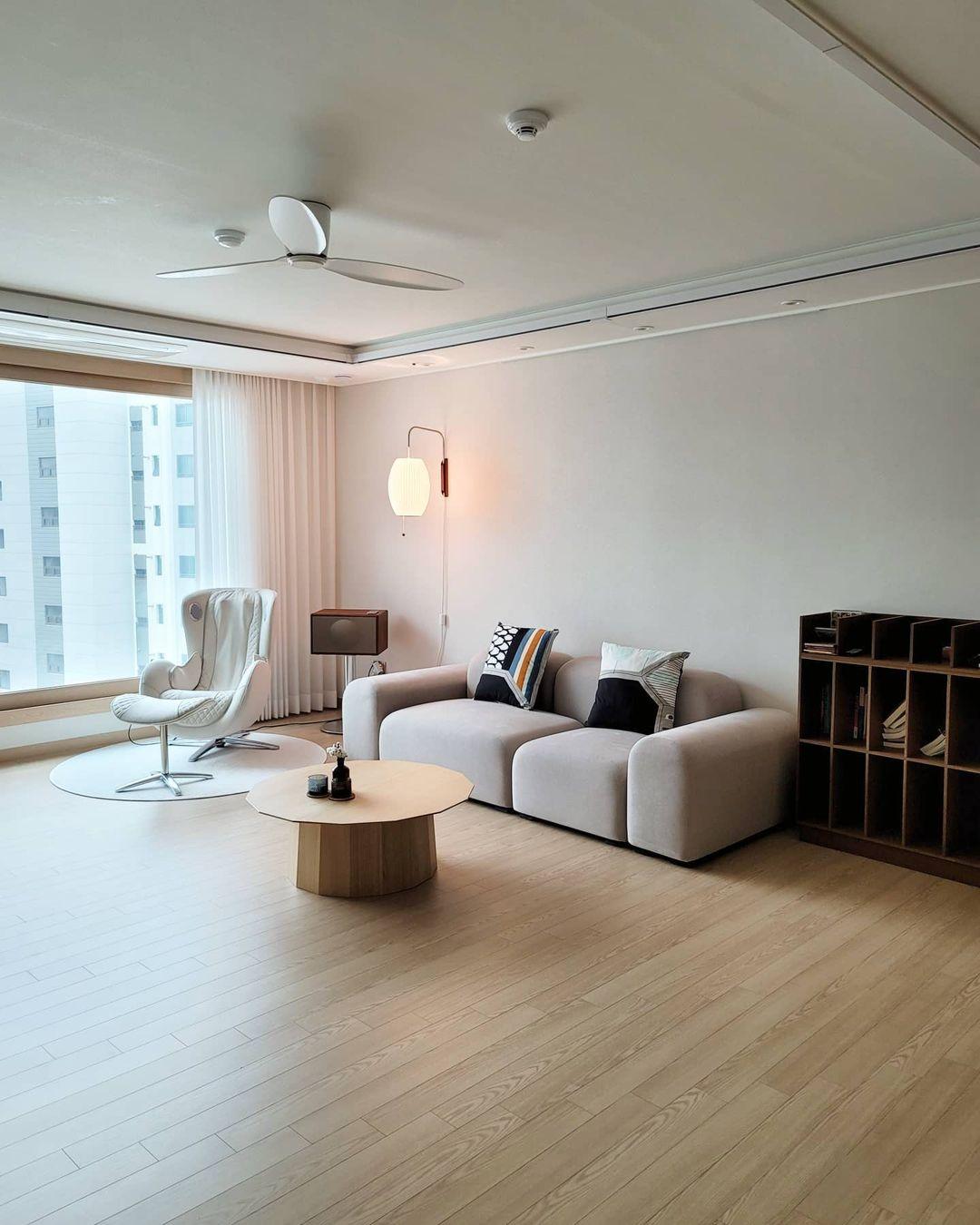 Wall Light Walnut Modern - ARGOXA | Sophisticated Ambiance