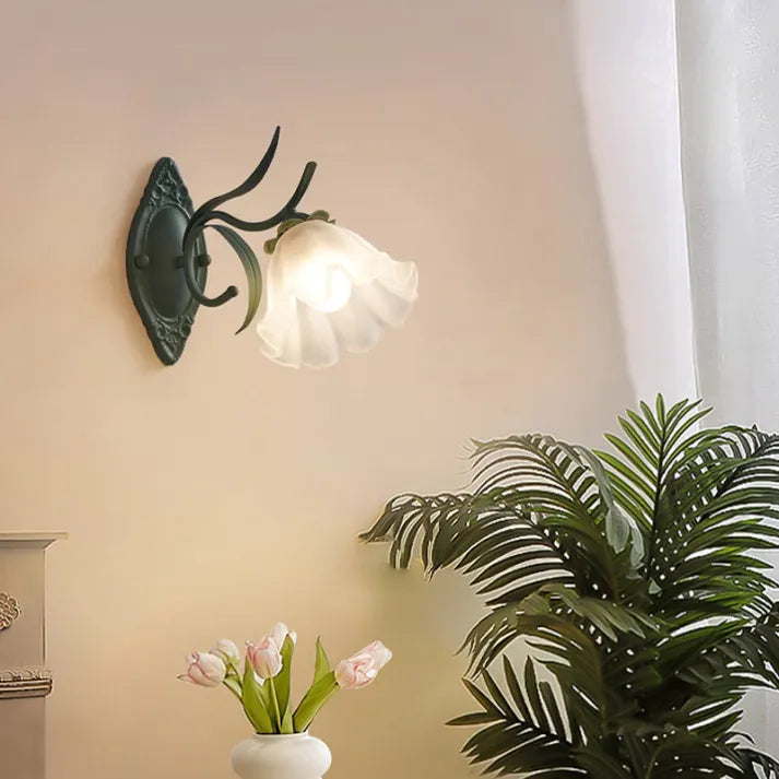 Wall Light Lily Design Iron & Acrylic - FLUXAR | Serene Light