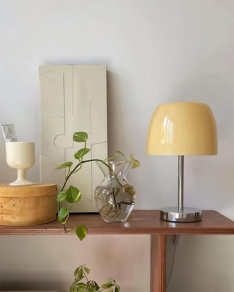 RANGU designer table lamp showing the cordless USB-C rechargeable base — DecoHarmonie