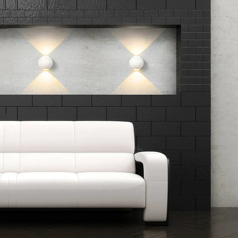 Wall Light Aluminum IP65 - OMNEON | Elegant Design