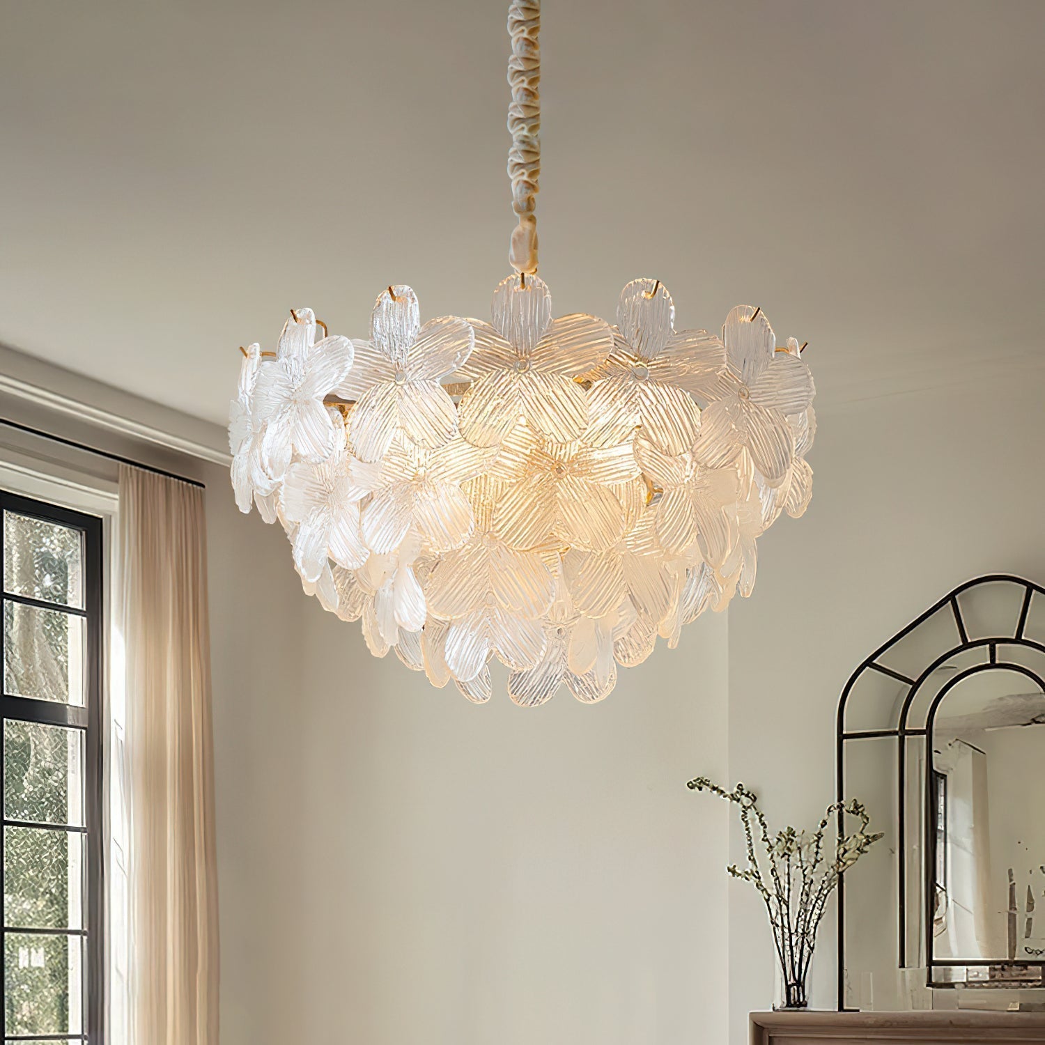 Treviso_Flower_Chandelier_4_52dfc4be-c806-4431-b214-266b58513873.jpg