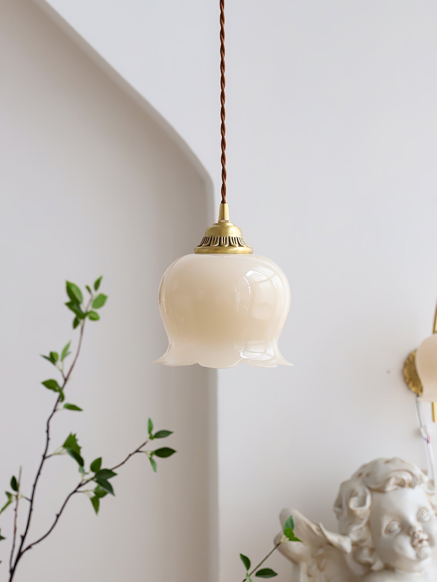 Pendant Light Brass Floral - SCEPTX | Serene Ambiance