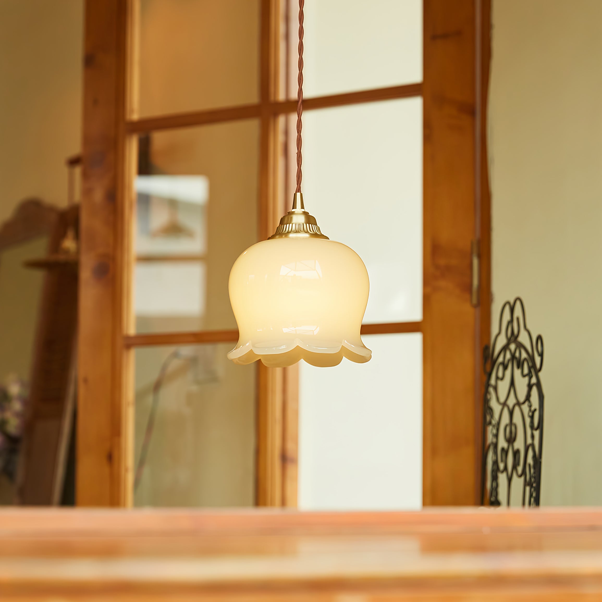 Pendant Light Brass Floral - SCEPTX | Serene Ambiance