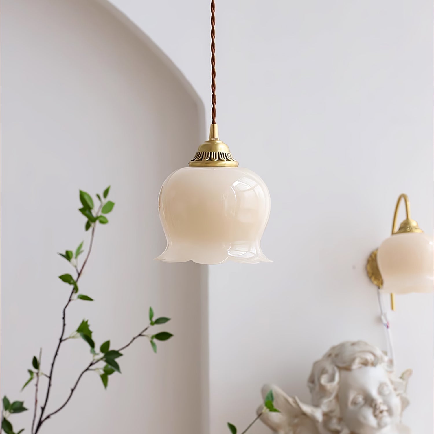 Pendant Light Brass Floral - SCEPTX | Serene Ambiance