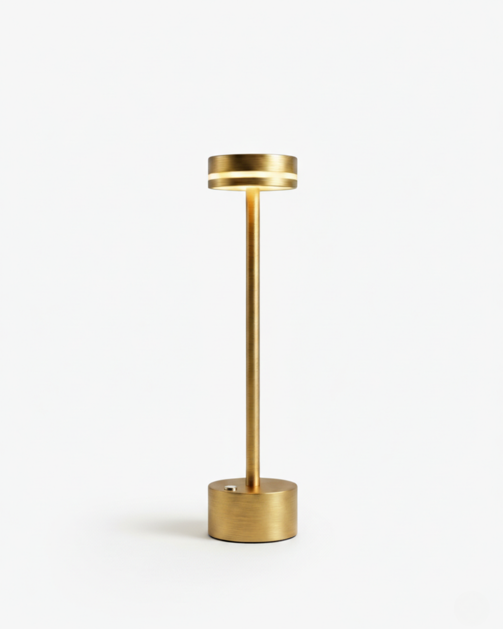 LYSA minimalist cordless table lamp in brushed brass with slim stem and disc top, rechargeable | DecoHarmonie