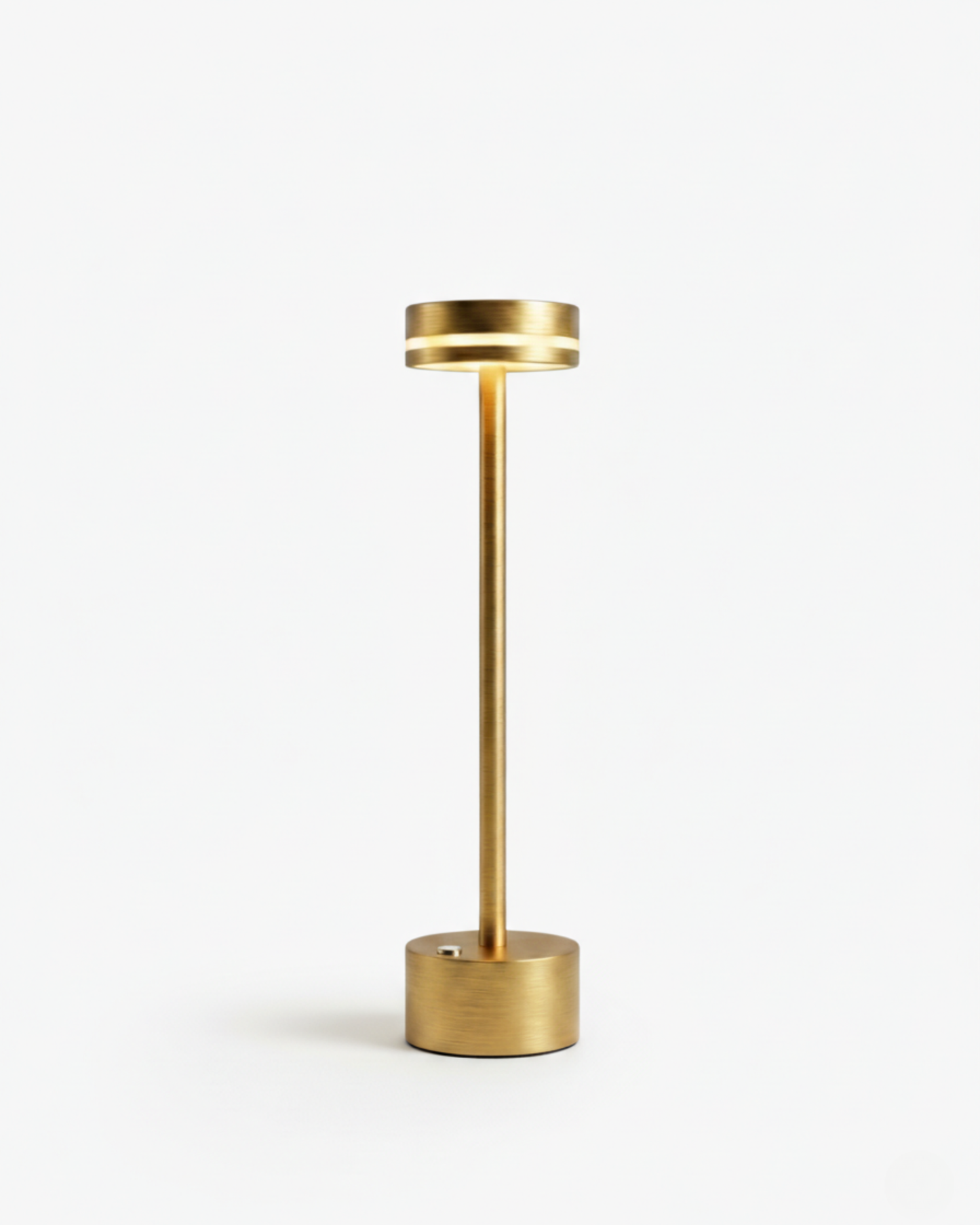LYSA minimalist cordless table lamp in brushed brass with slim stem and disc top, rechargeable | DecoHarmonie
