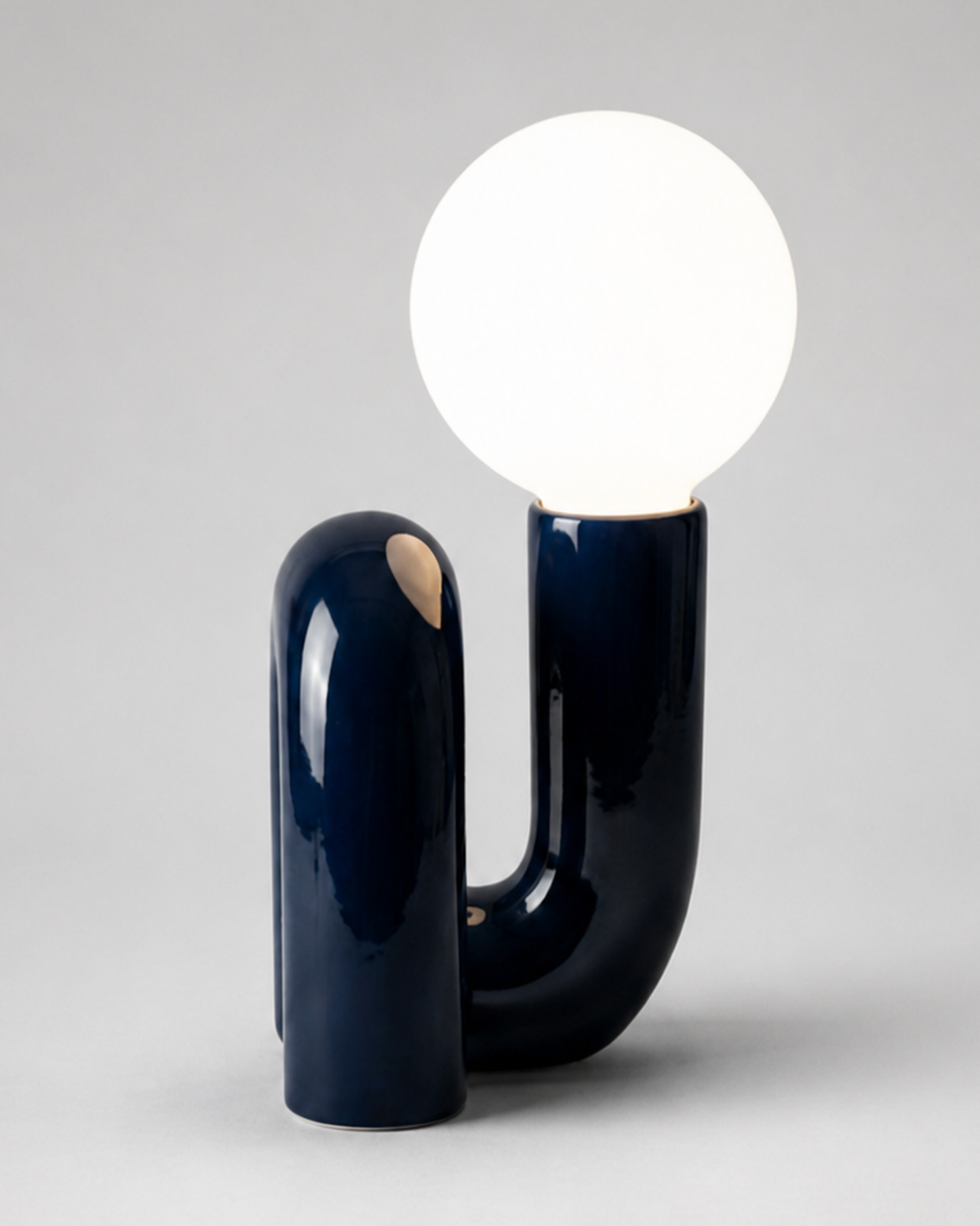 ARCA Designer Table Lamp — Postmodern Resin Base, Glass Globe — Blue, studio packshot on grey background | DecoHarmonie