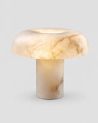 IZO Tischlampe – Alabaster, Produktansicht vor neutralem Hintergrund | DecoHarmonie