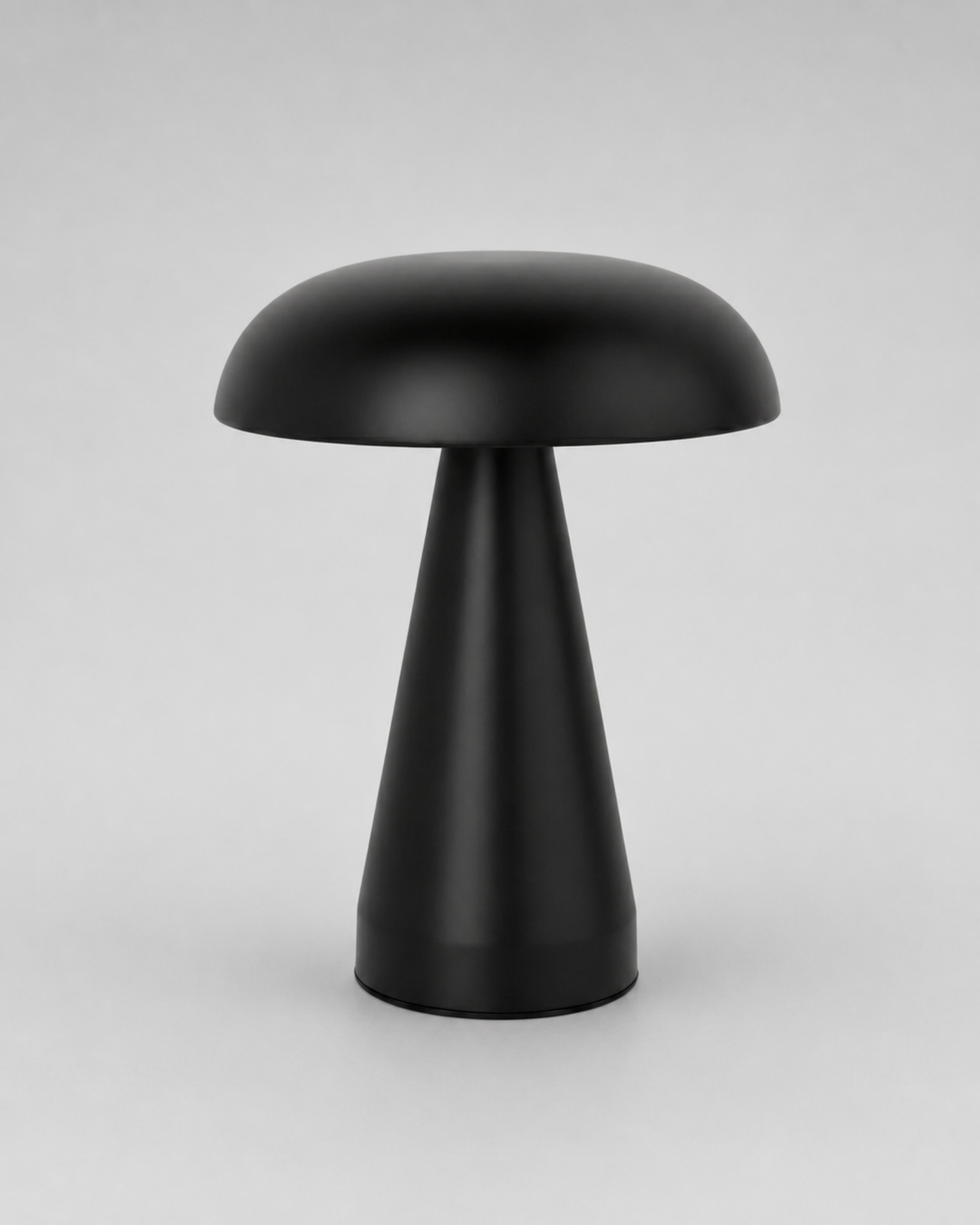 KEMI Cordless Table Lamp — Scandinavian Mushroom, USB Charging — Black, studio packshot on grey background | DecoHarmonie