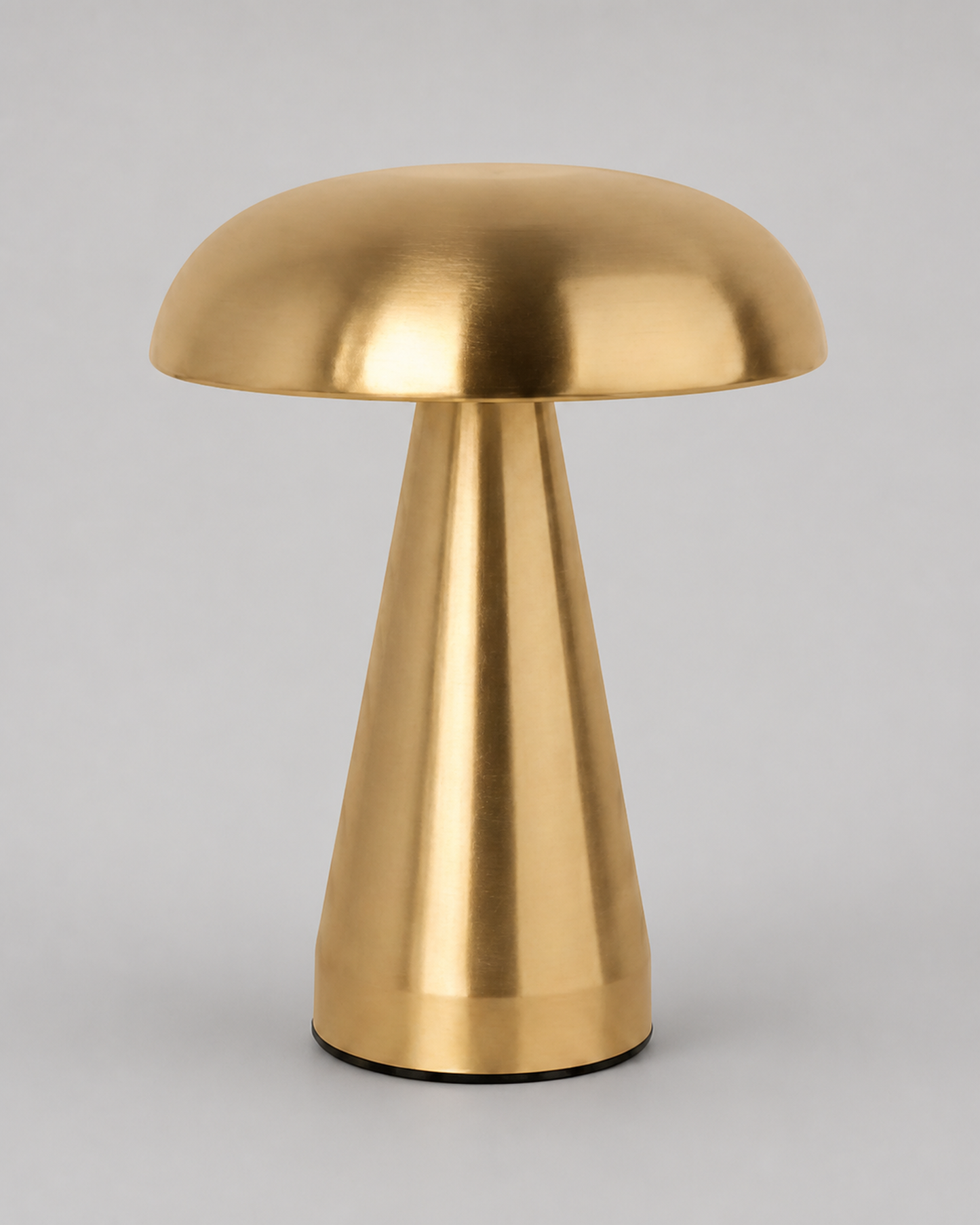 KEMI Cordless Table Lamp — Scandinavian Mushroom, USB Charging — Gold, studio packshot on grey background | DecoHarmonie