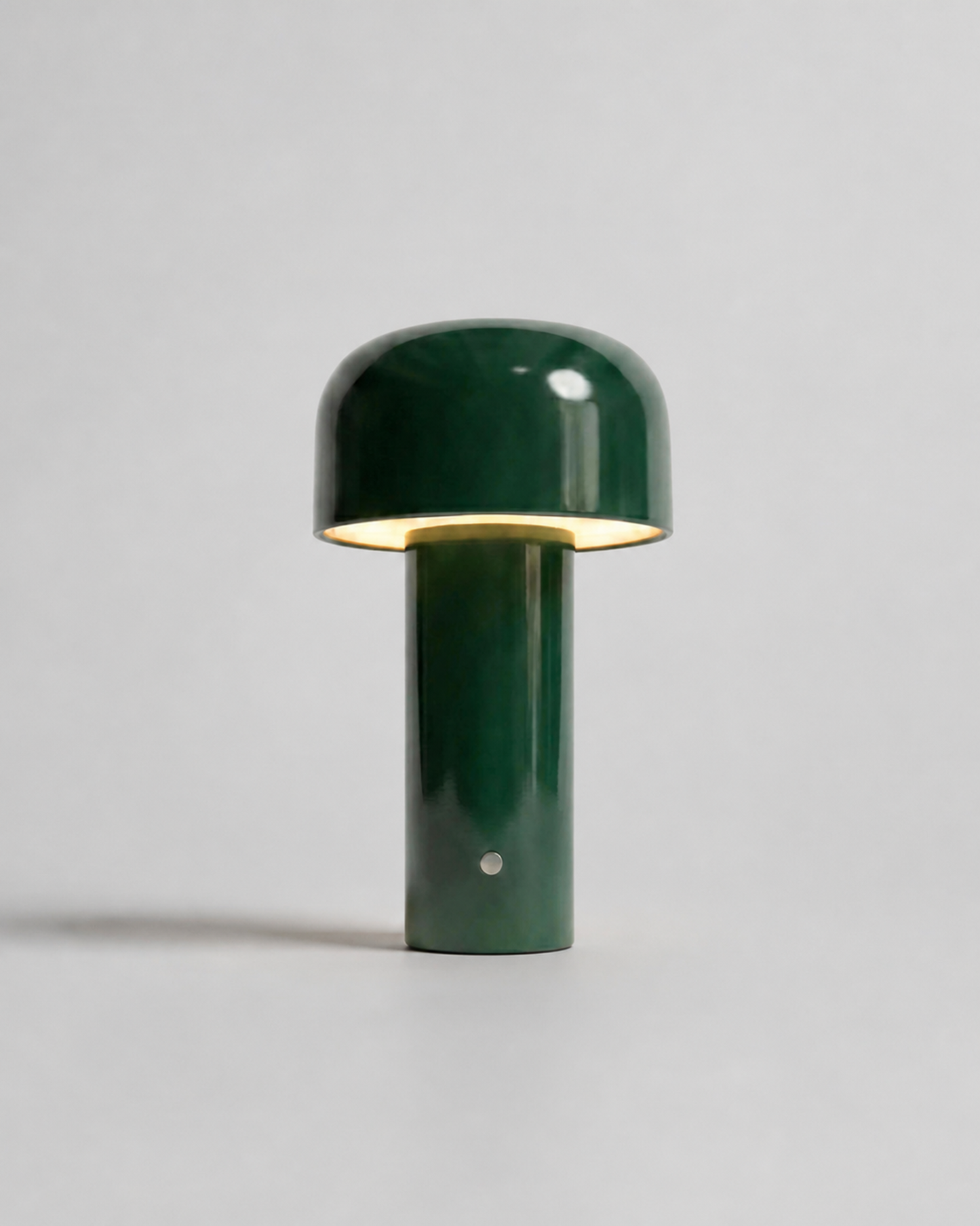 LAKO Cordless Table Lamp — Sculptural Metal, USB-C Dimmable — Green, packshot | DecoHarmonie