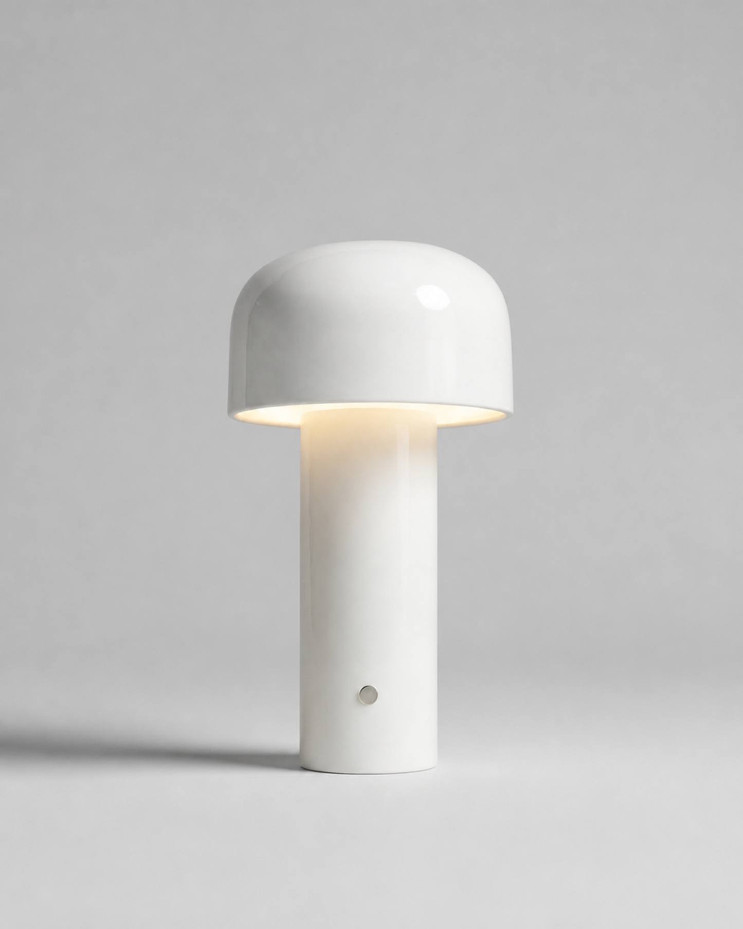 LAKO Cordless Table Lamp — Sculptural Metal, USB-C Dimmable — White, packshot | DecoHarmonie