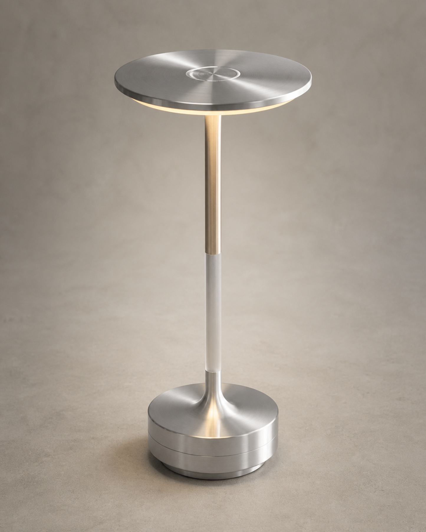 LIRI Cordless Table Lamp — Aluminium & Acrylic, Touch Dimmable — Silver, material detail | DecoHarmonie