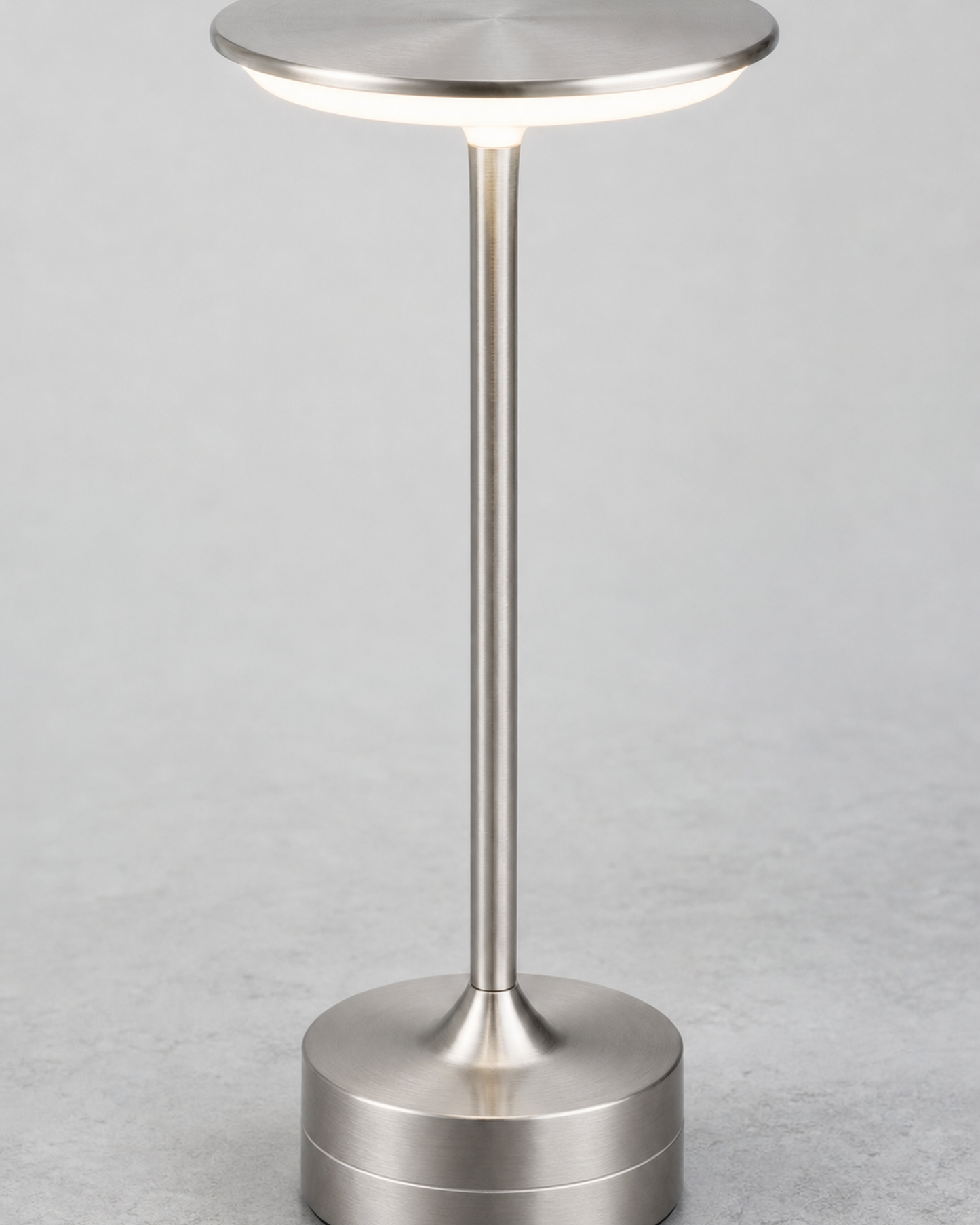 LORA Cordless Table Lamp — Metal Disc, 3-Level Touch Dimmer — Silver, material detail | DecoHarmonie