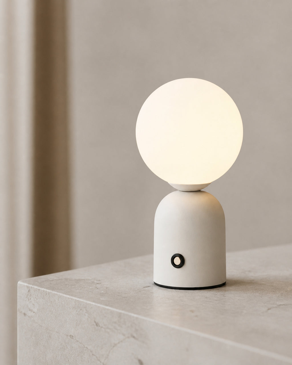 LUMI Akku-Tischlampe – Weiss, Detailansicht | DecoHarmonie