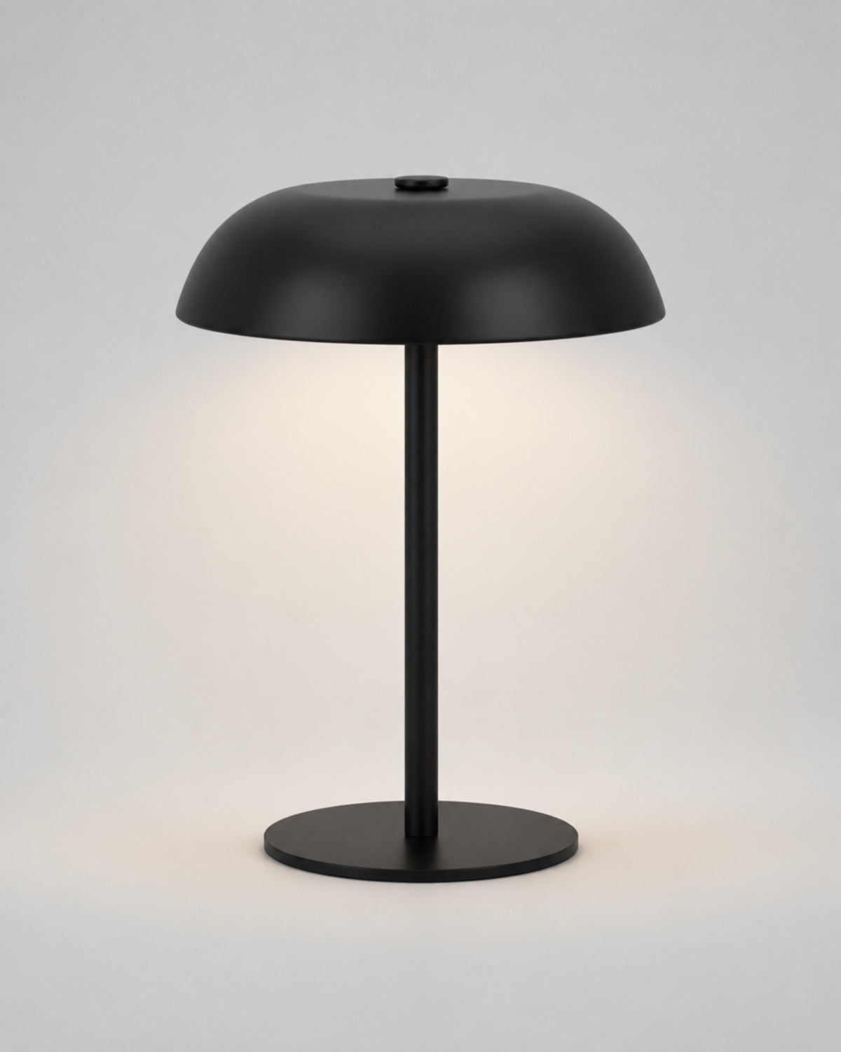 MALMO Akku-Tischlampe – Schwarz, Produktansicht vor neutralem Hintergrund | DecoHarmonie