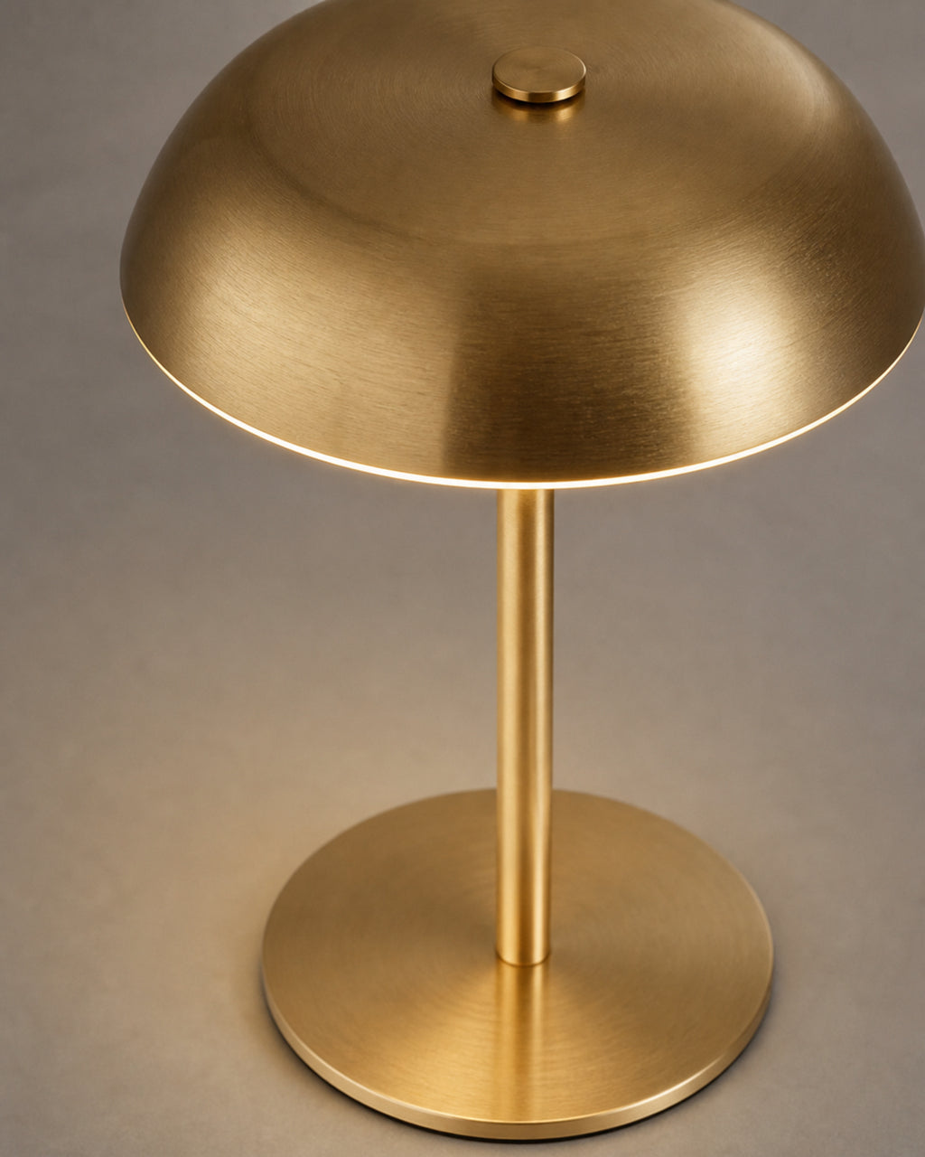 MALMO Akku-Tischlampe – Gold, Detailansicht | DecoHarmonie