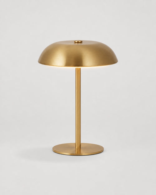 MALMO Akku-Tischlampe – Gold, Produktansicht vor neutralem Hintergrund | DecoHarmonie