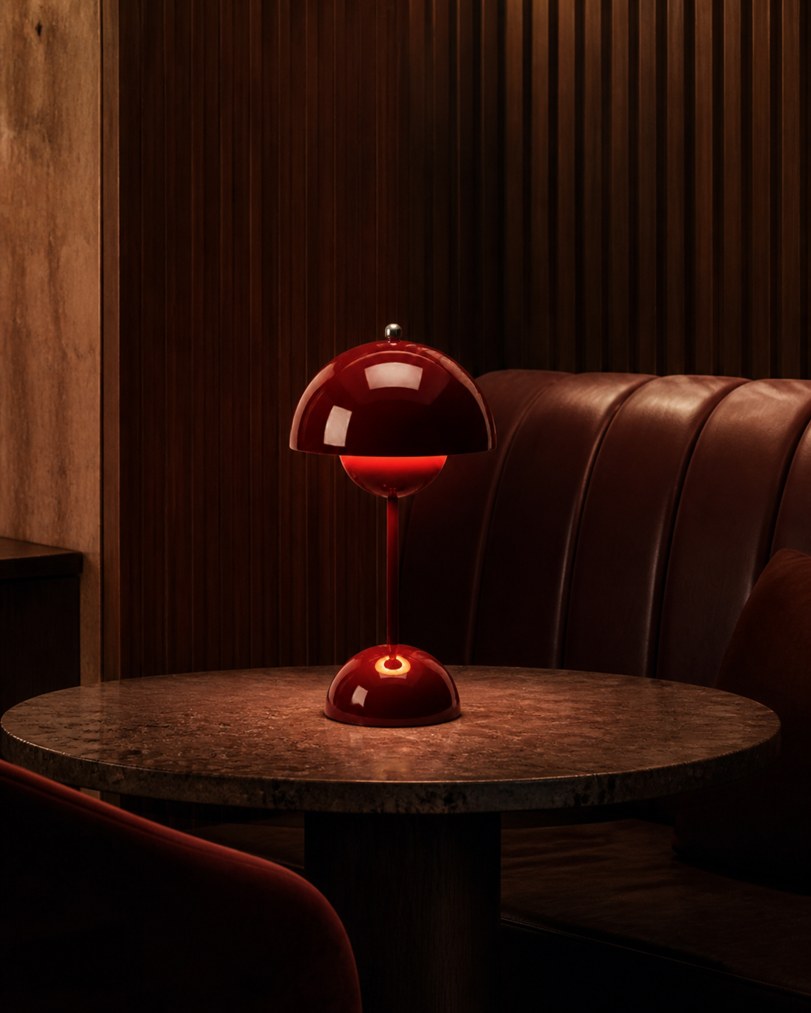 ODEN Cordless Mushroom Table Lamp — USB Rechargeable, Many Colours — Burgundy, lifestyle view, restaurant lounge | DecoHarmonie