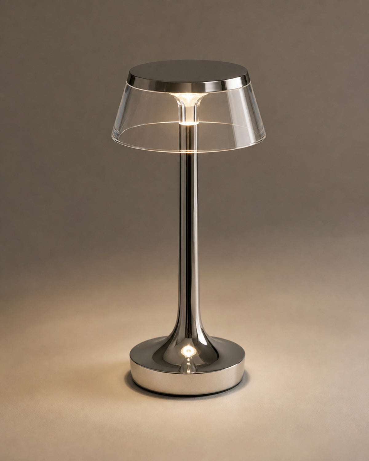 ORIN Akku-Tischlampe – Chrom, Detailansicht | DecoHarmonie