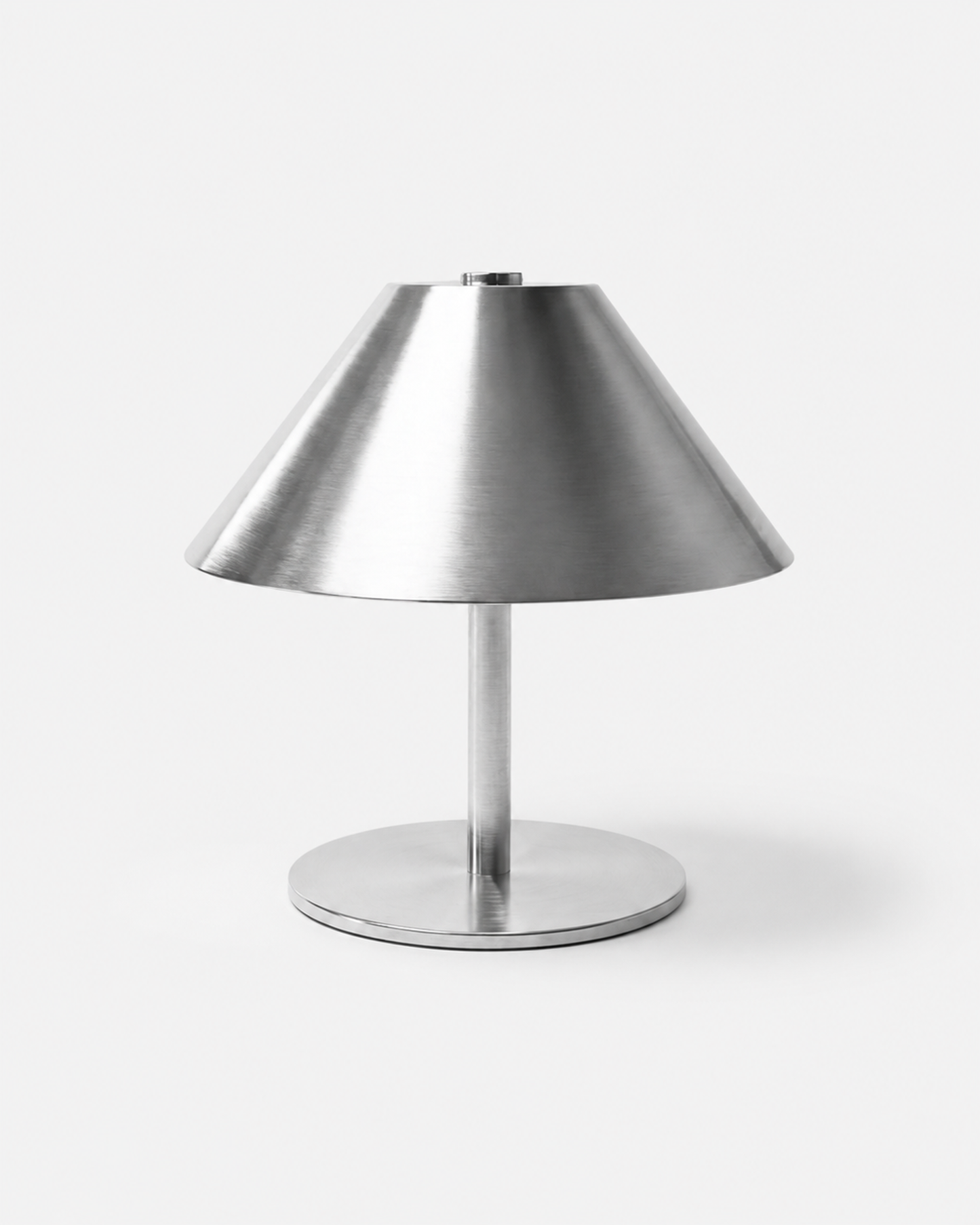 VARMA Cordless Mushroom Table Lamp — Angular Metal, Touch Control — Silver, studio packshot on grey background | DecoHarmonie