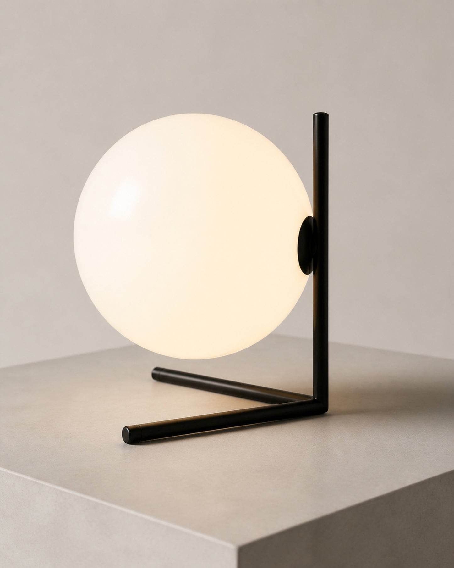 KAEN Designer Table Lamp — Slim Metal Frame, Luminous Glass Globe — Black, construction detail | DecoHarmonie