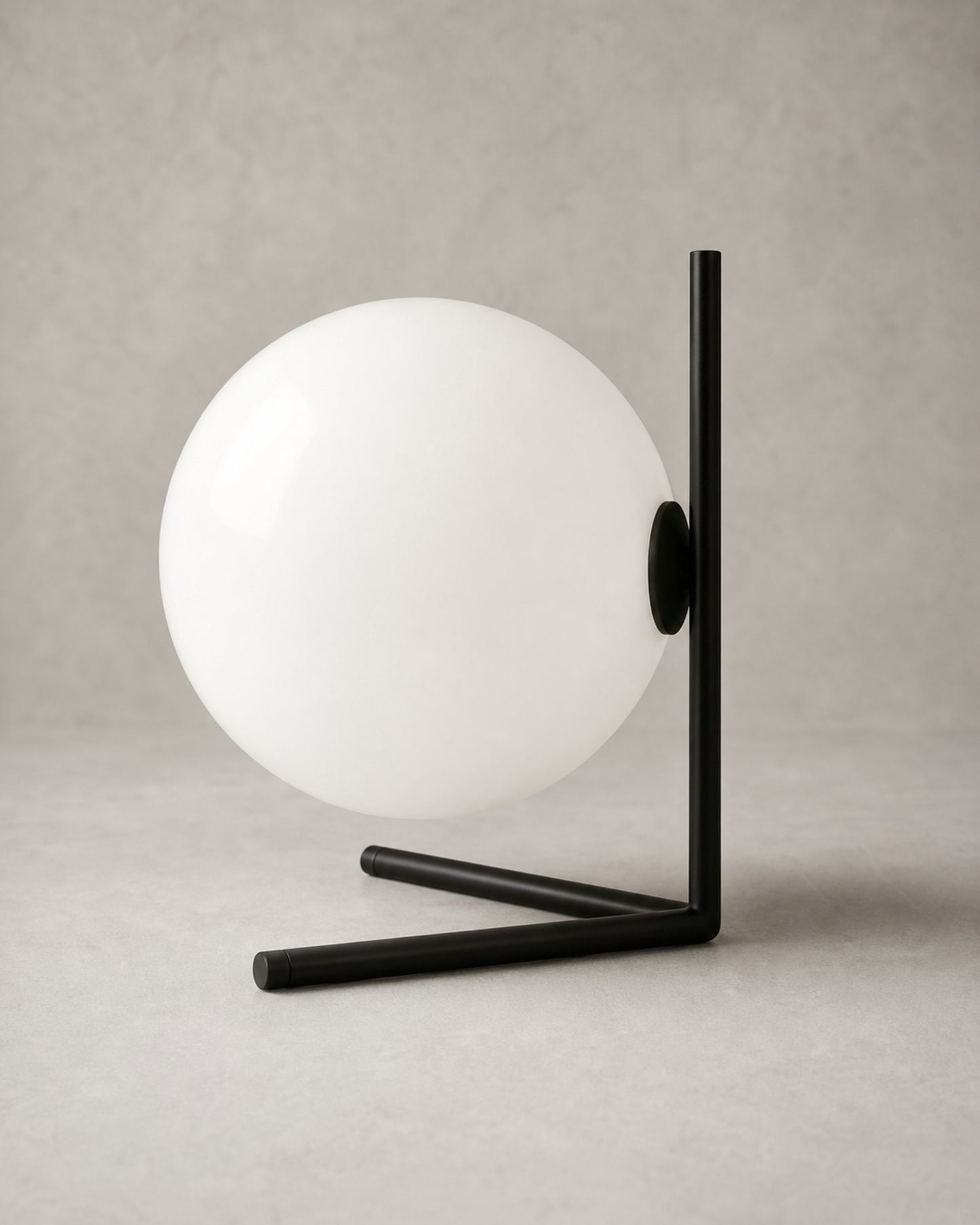 KAEN Designer Table Lamp — Slim Metal Frame, Luminous Glass Globe — Black, material detail | DecoHarmonie