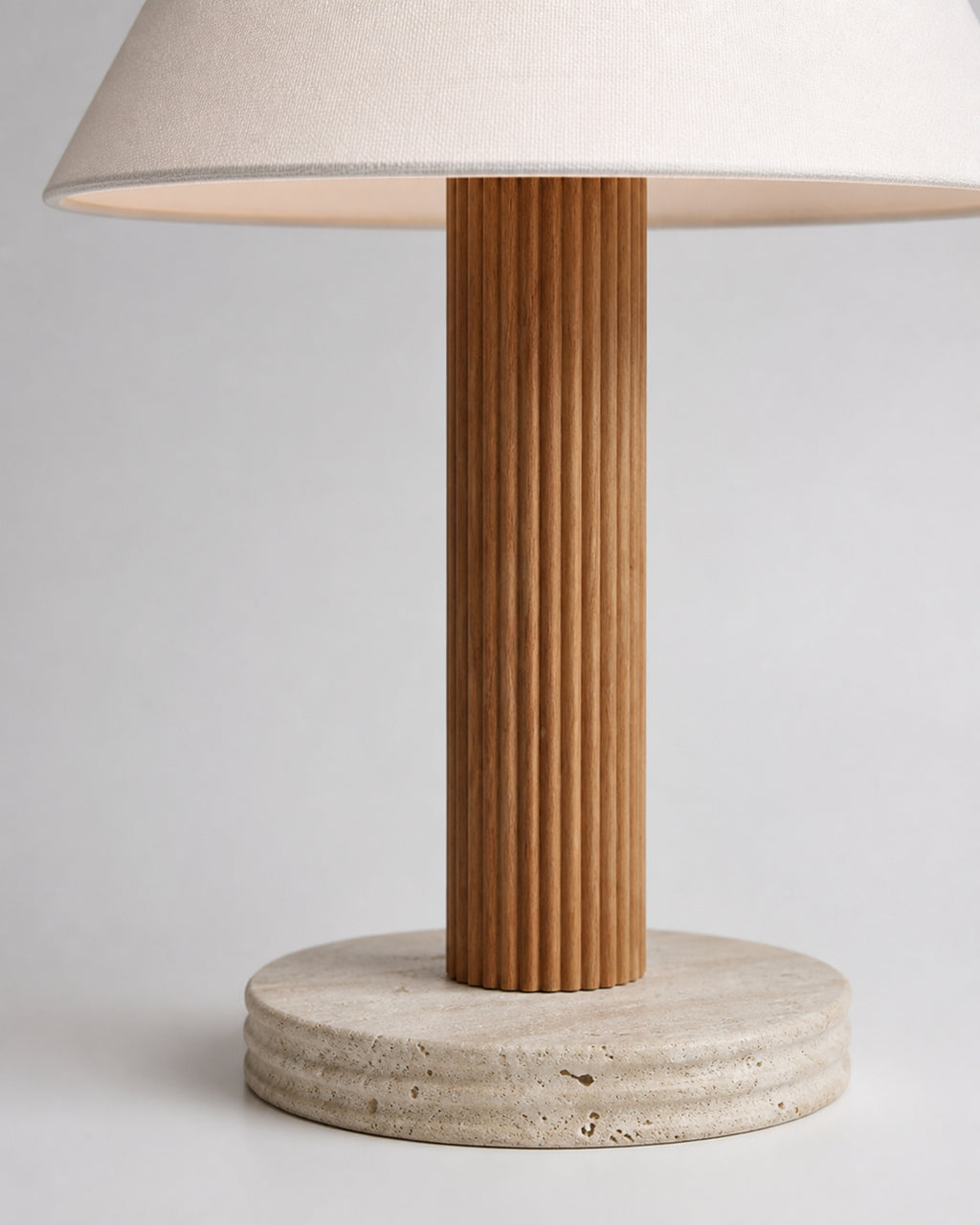 TÉA Tischlampe – Helles Holz, Detailansicht | DecoHarmonie