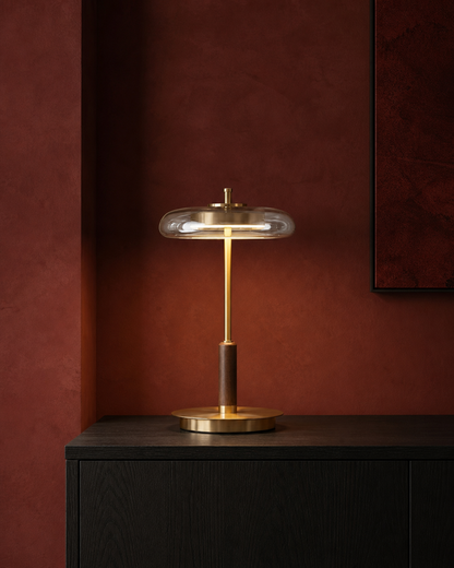 TOCRIS Brass & Walnut Table Lamp — Amber Glass, Mid-Century Style — Default, lifestyle | DecoHarmonie