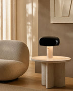 CAMOS Tischlampe – Schwarz / Gross, in einem Wohnbereich | DecoHarmonie