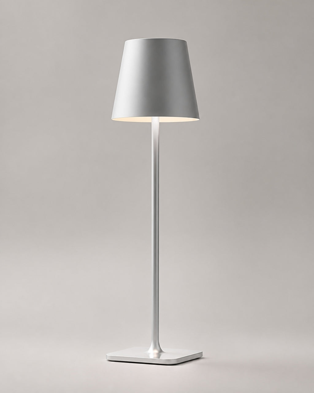 FREY Akku-Tischlampe – Silber, Detailansicht | DecoHarmonie