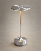 LIRI Akku-Tischlampe – Silber, Detailansicht | DecoHarmonie