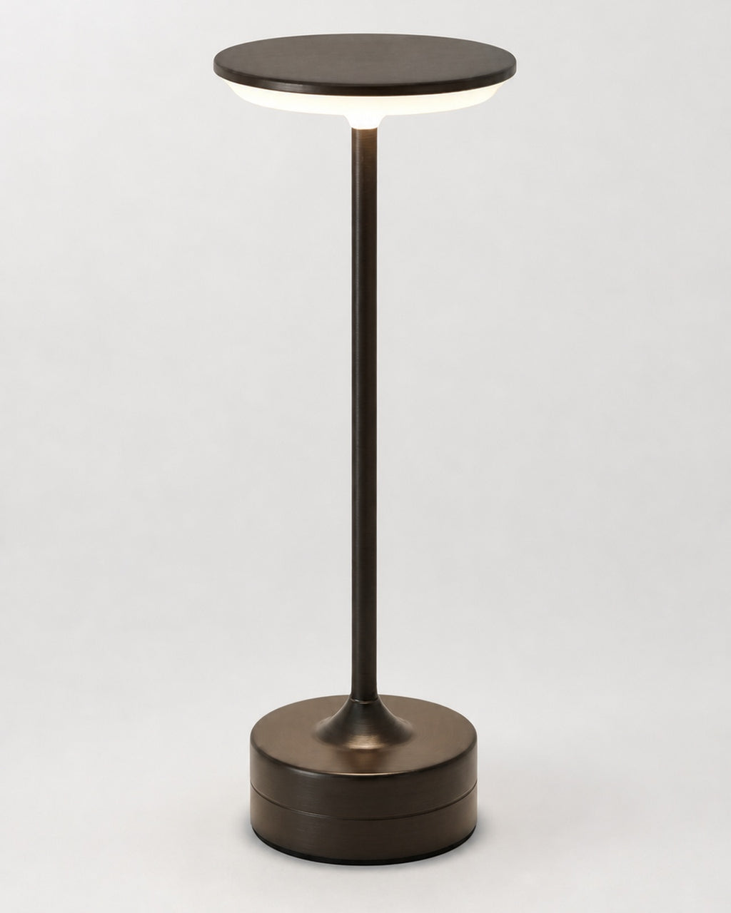 LORA Akku-Tischlampe – Schwarz, Produktansicht vor neutralem Hintergrund | DecoHarmonie