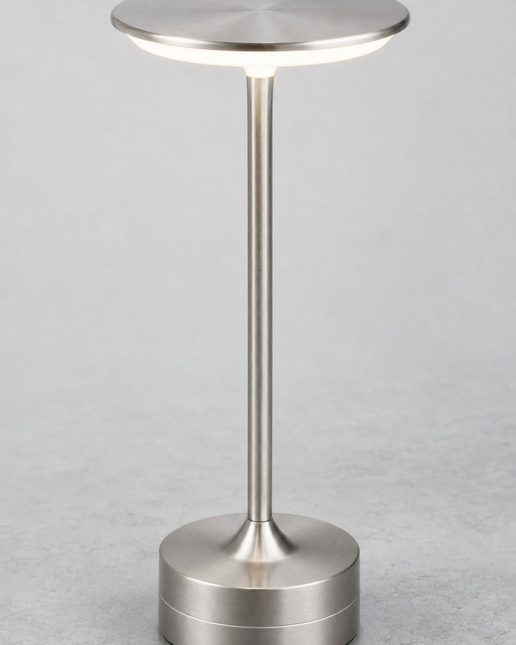 LORA Akku-Tischlampe – Silber, Detailansicht | DecoHarmonie